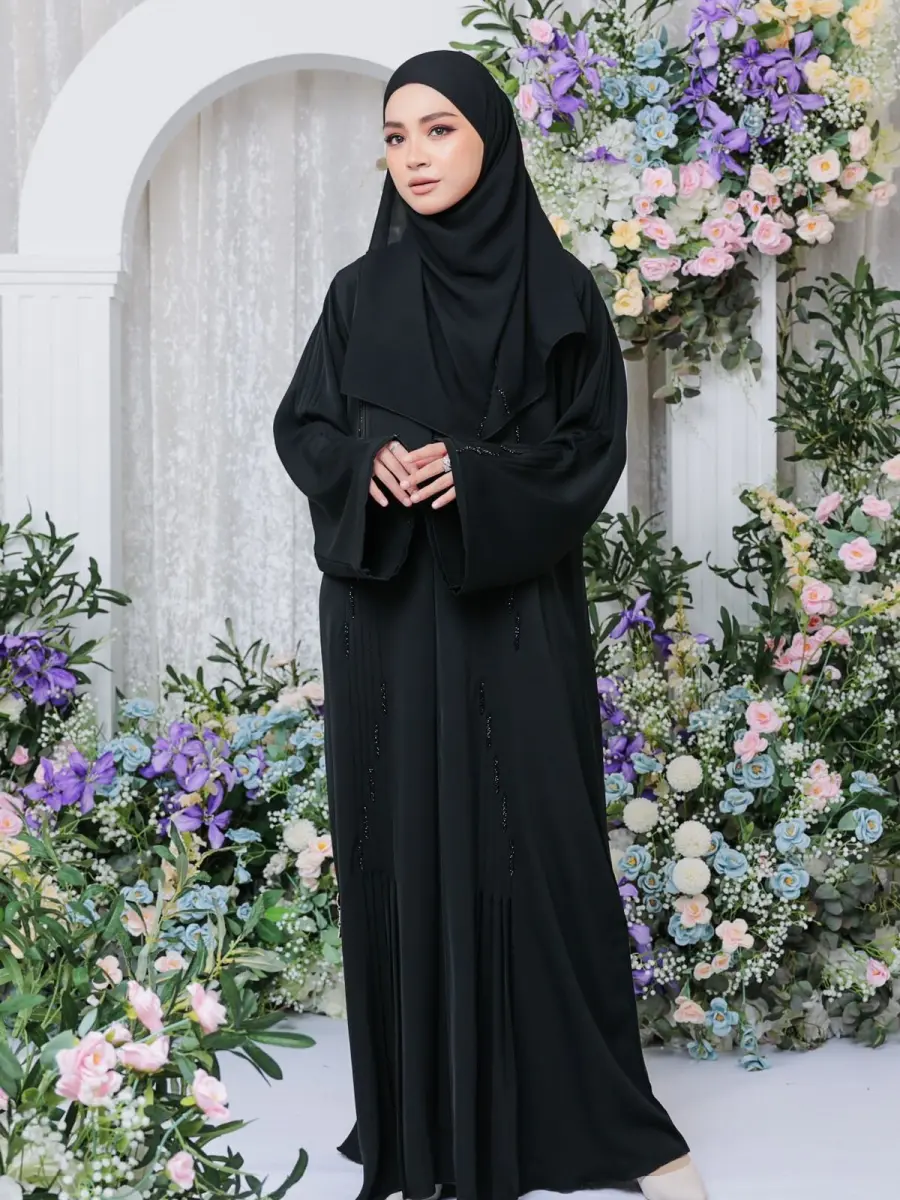 Nuha Pleated Black