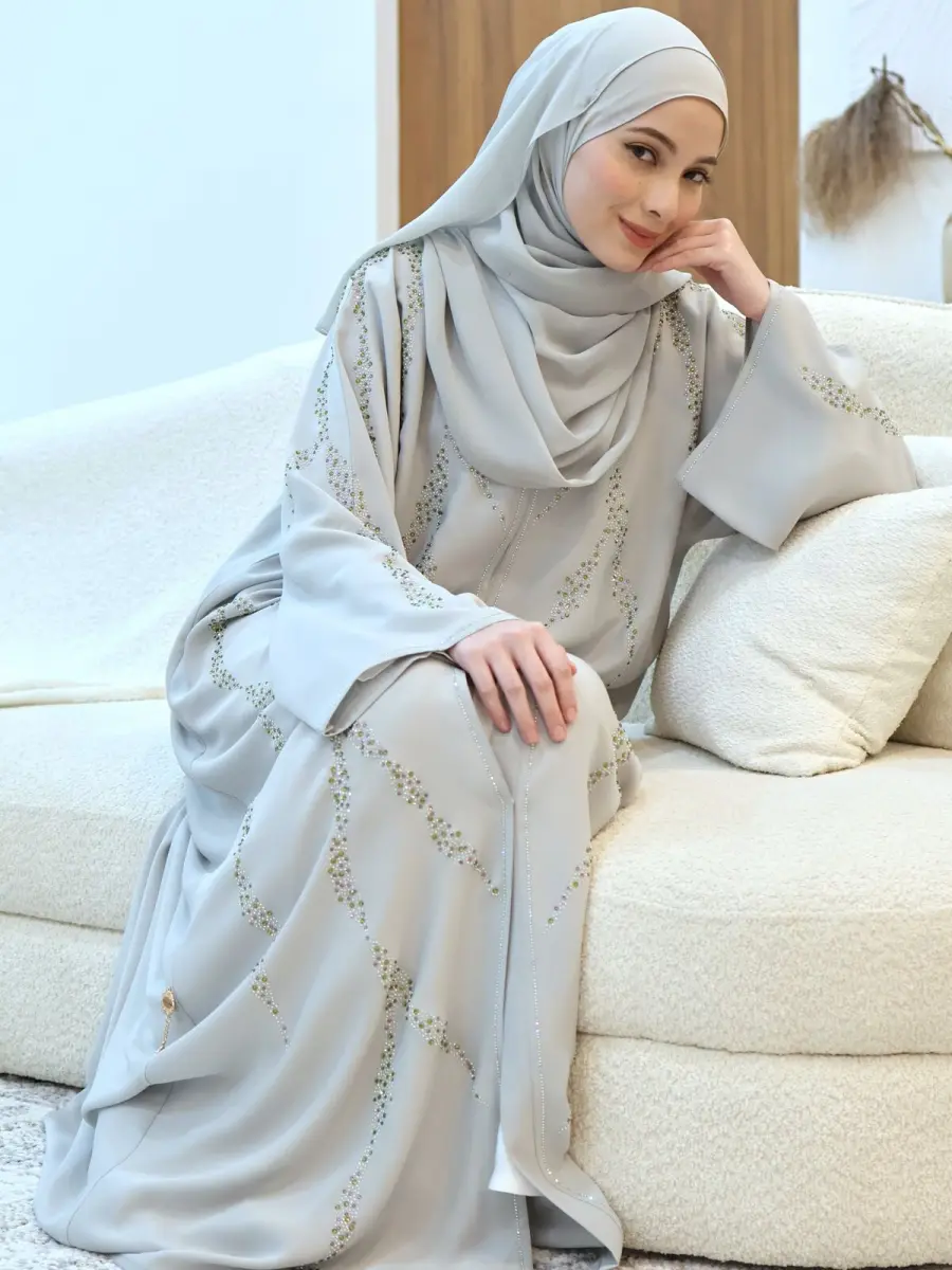 Rania Shy Green