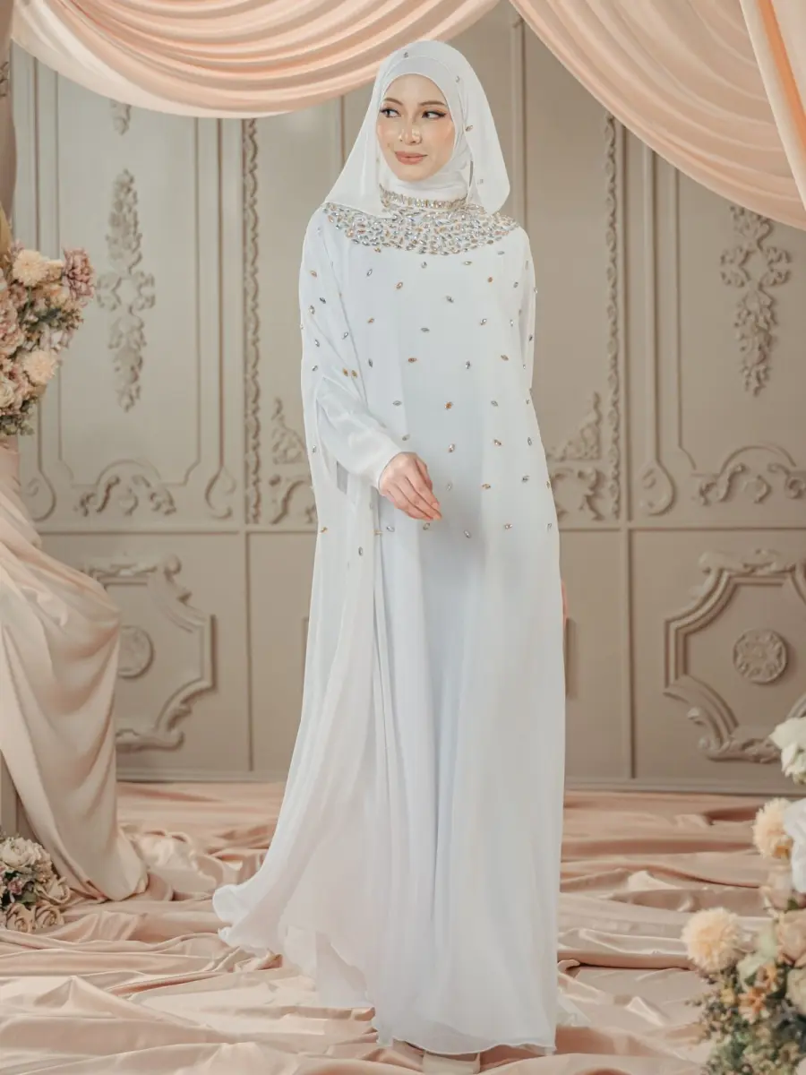 Ready Stocks Lunara Cape White