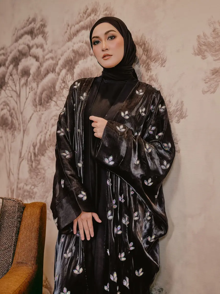Chic Black