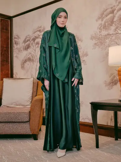 Chic Emerald Green