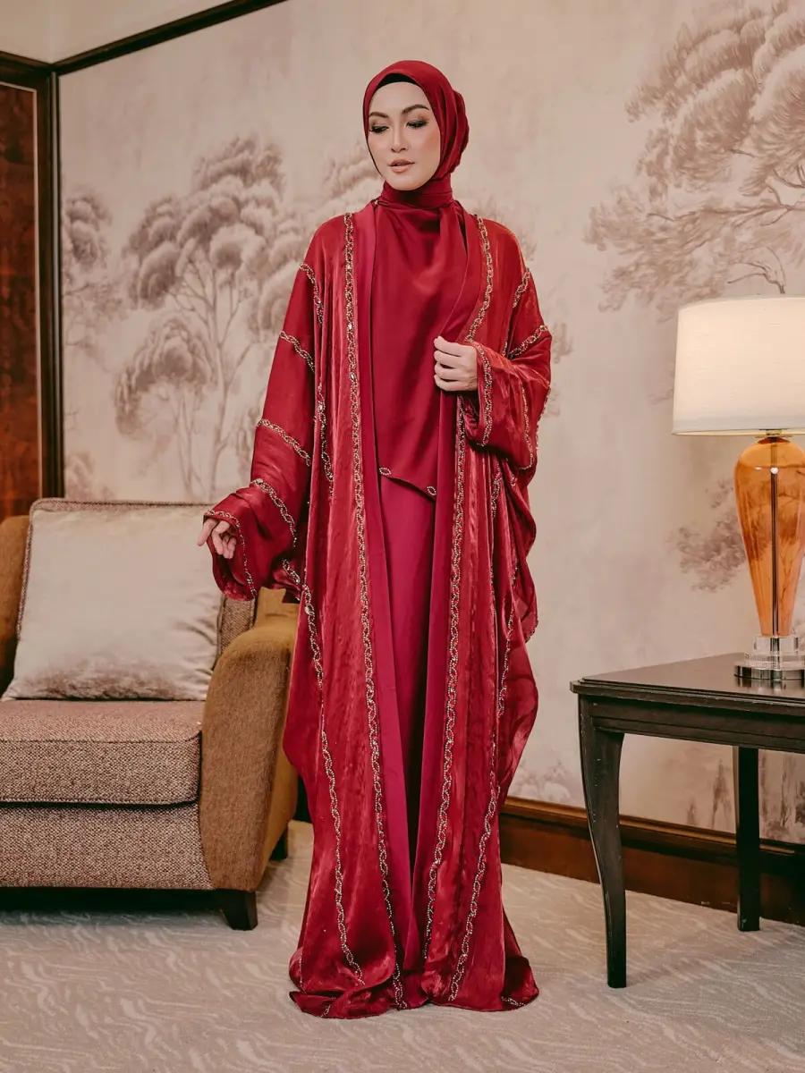 Alaia Maroon
