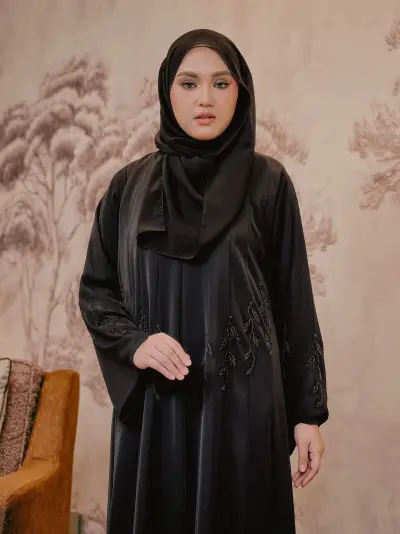 Ready Stocks Iyna Beads Leaf Black