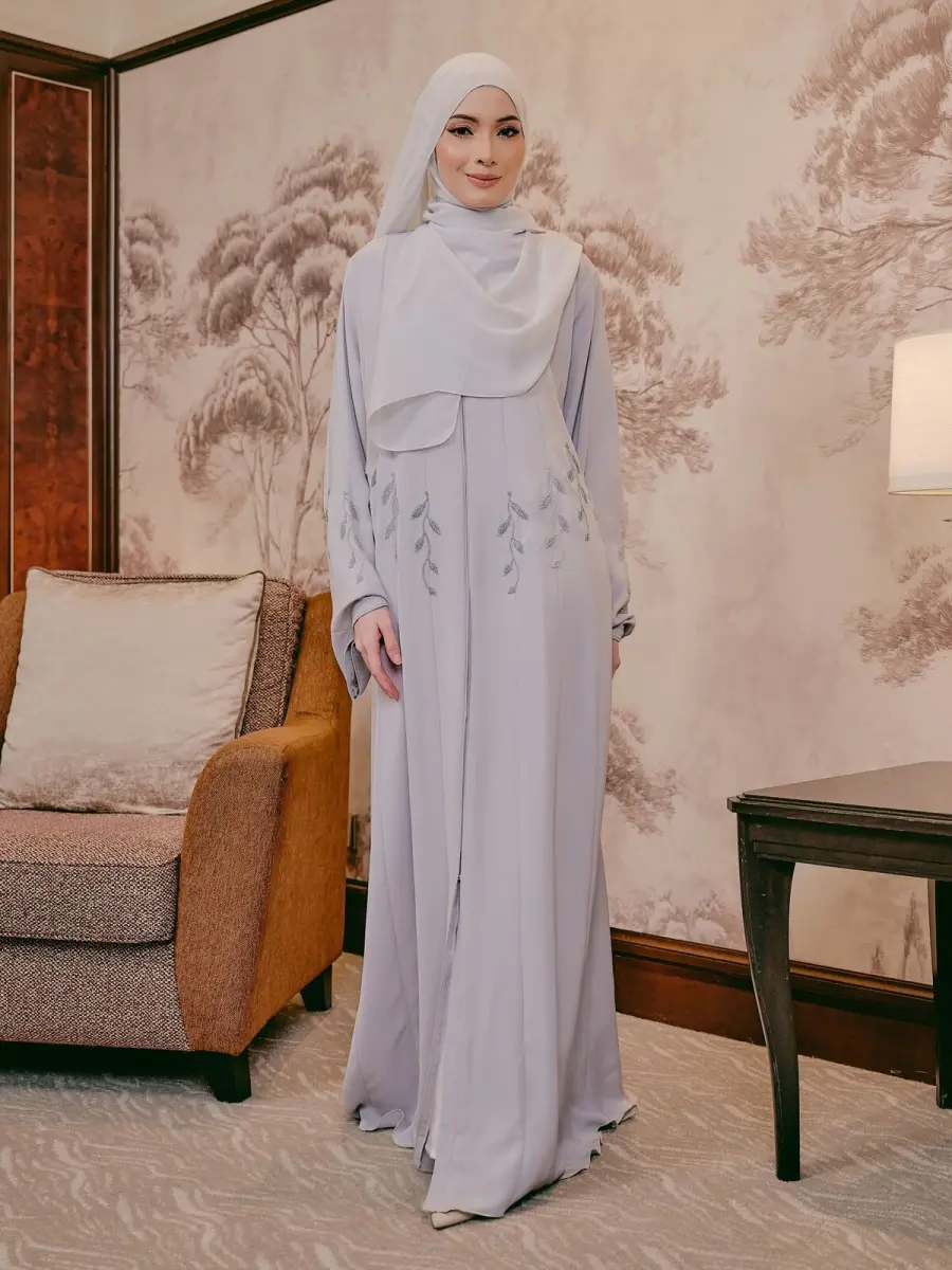 Iyna Beads Leaf Light Grey