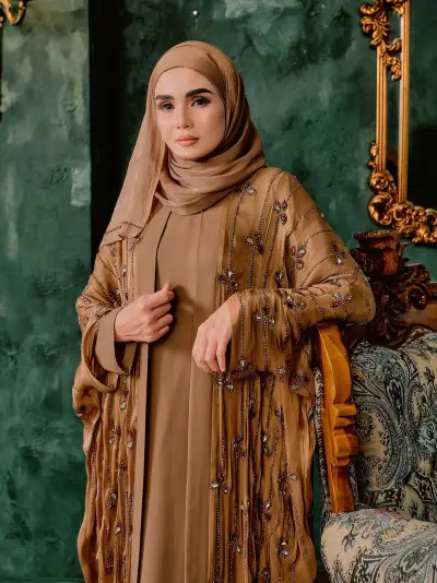 Lavella Gold Brown