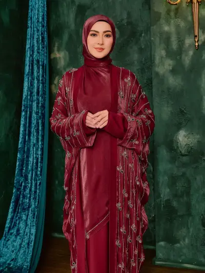 Lavella Maroon