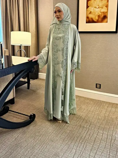 Nawla Abaya