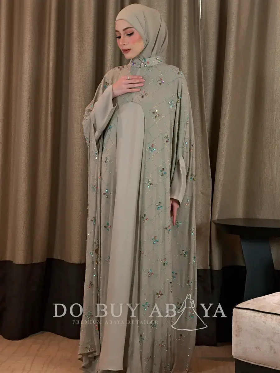 Clover Cape Curve Chiffon