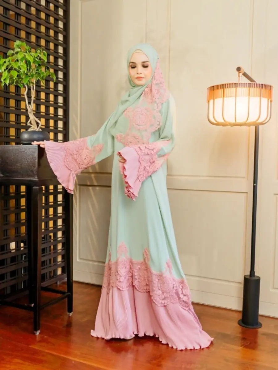 Ready Stocks Amel Abaya Pleated Light Green - Pink Lace