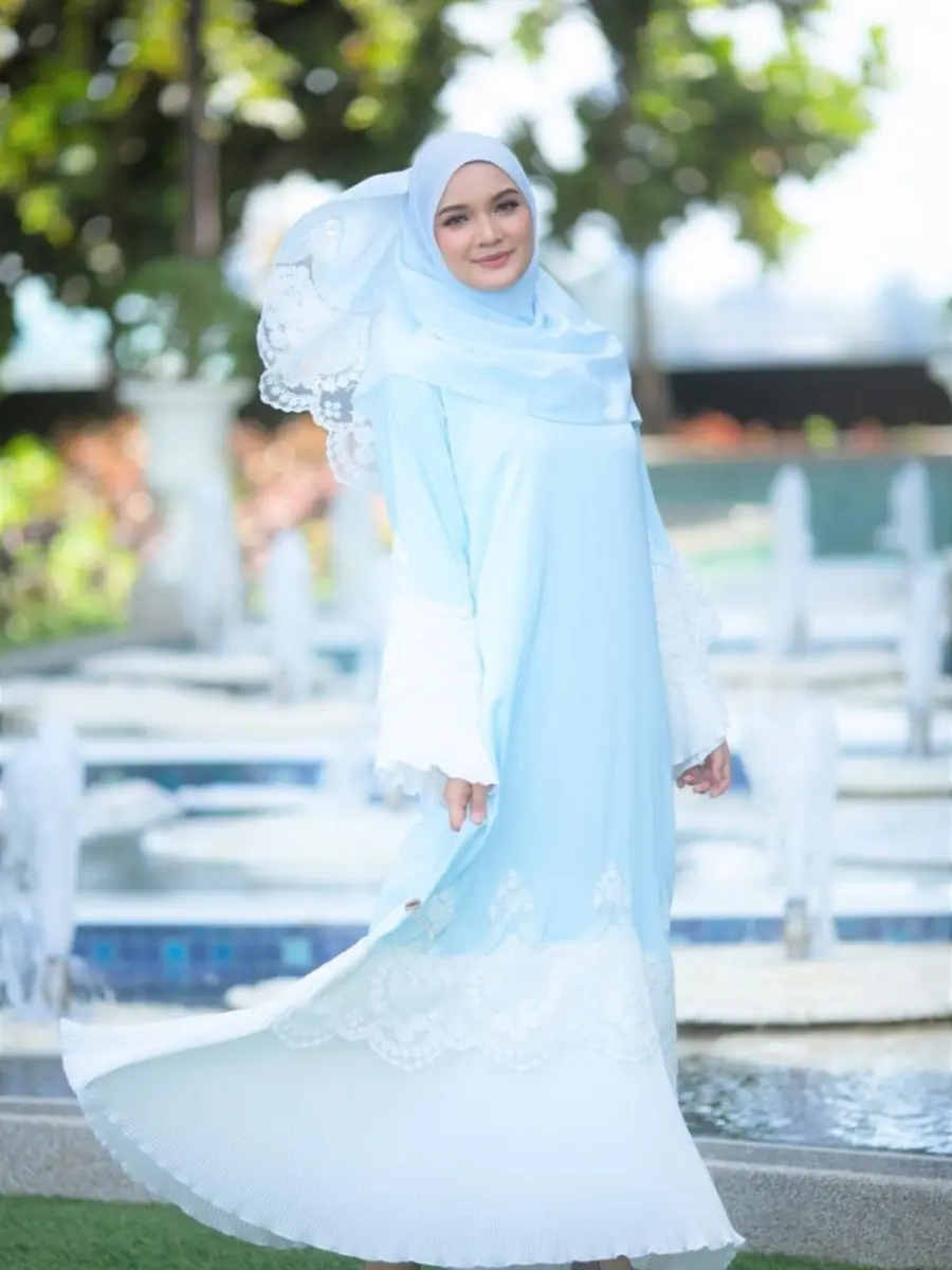 Amel Pleated Baby Blue - White