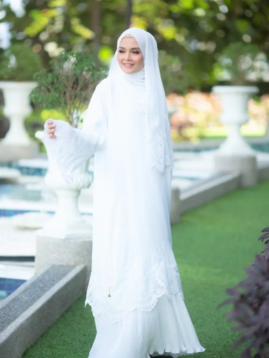 Ready Stocks Amel Pleated White