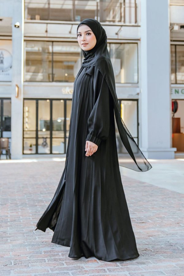 Iyna Black