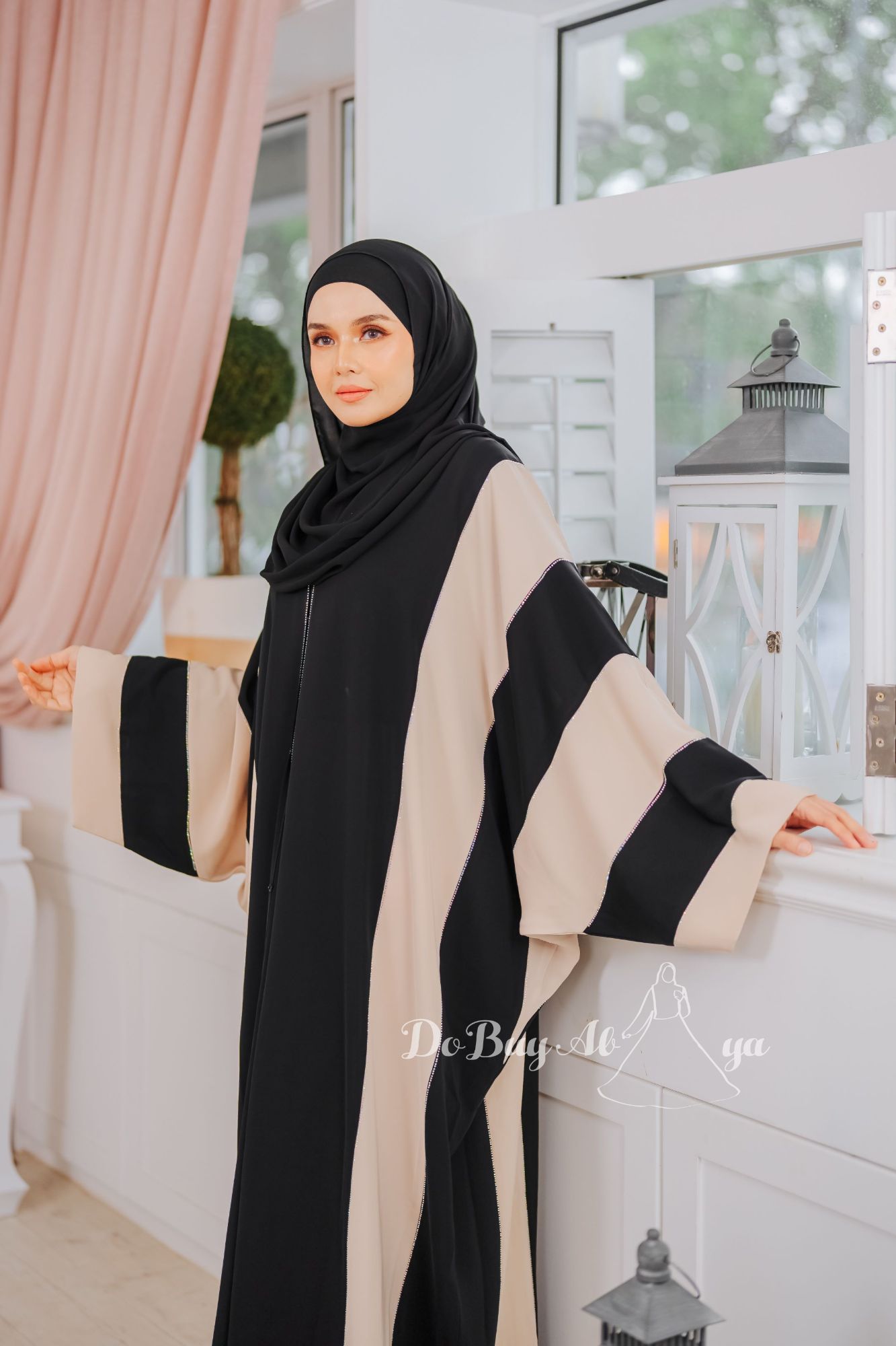 Kamelia Black - Beige