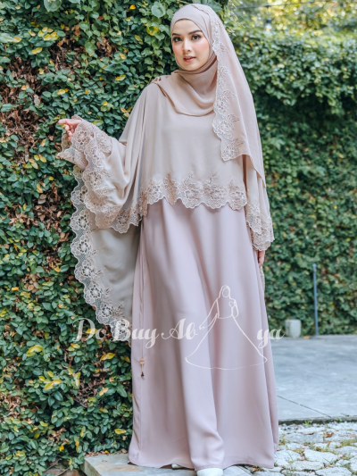 Zehra Cape Nude
