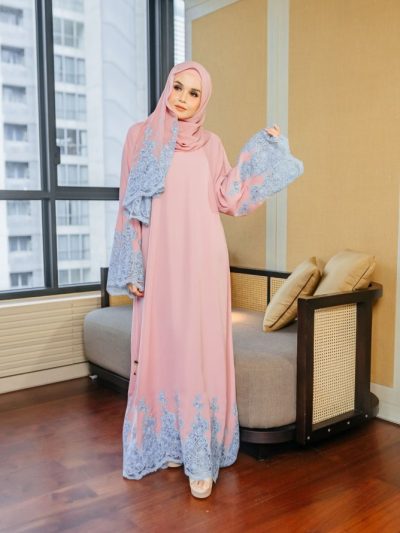 Luna Abaya Pink - Blue Lace